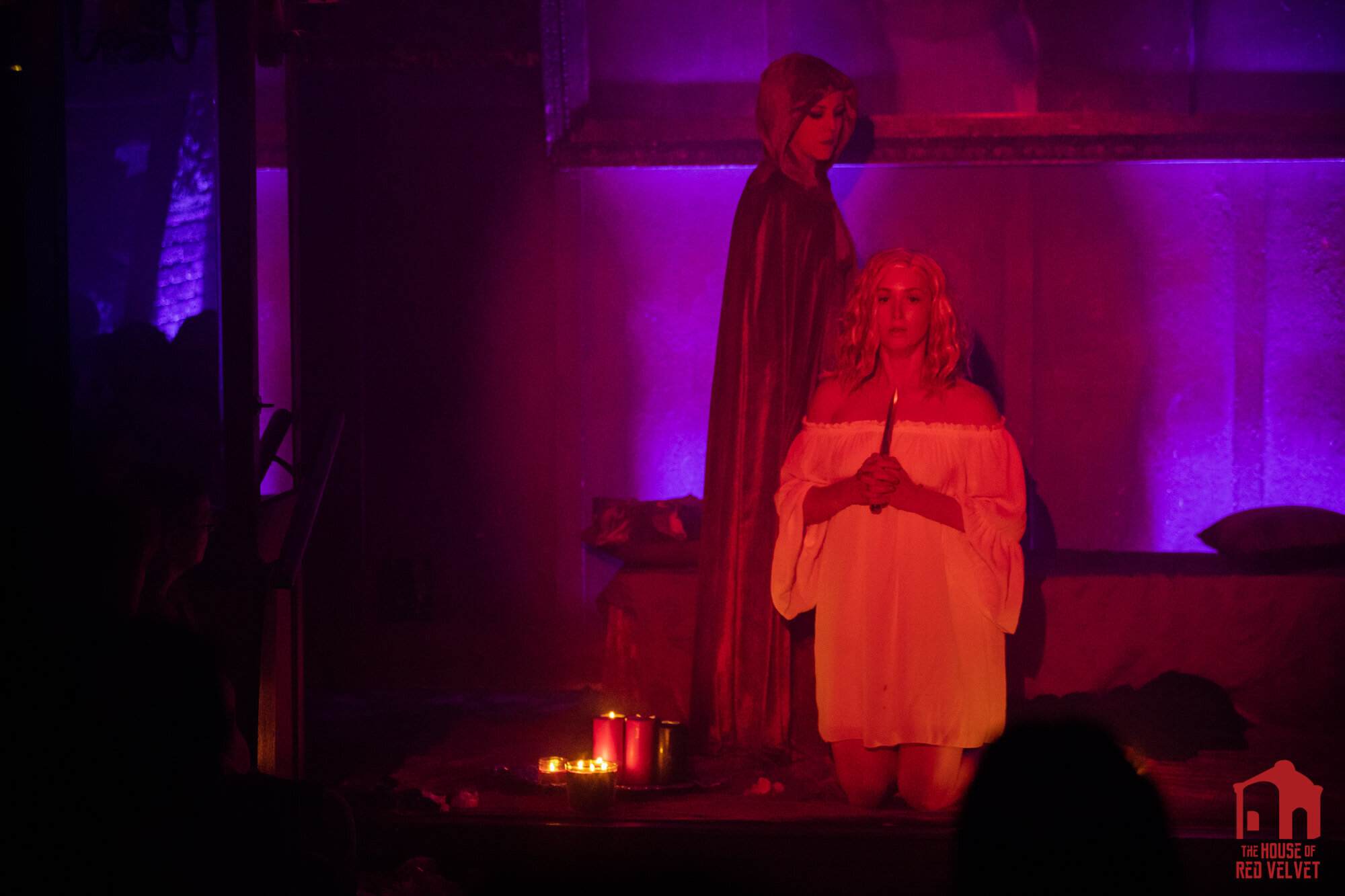The House of Red Velvet. Surreal performing arts. 