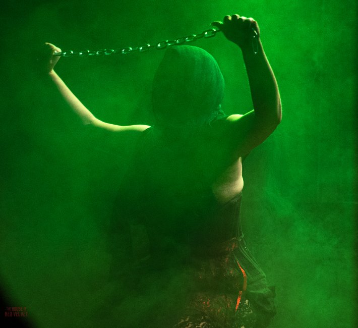house-of-red-velvet-performance-dark-art-surreal-8198.jpg